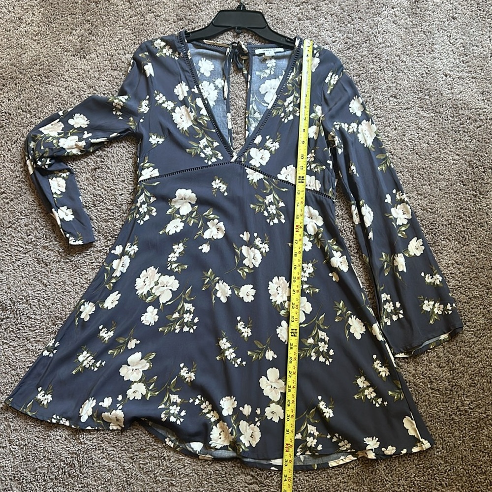 O'Neill Navy Floral Long-Sleeve V-Neck Dress - Picture 10 of 13